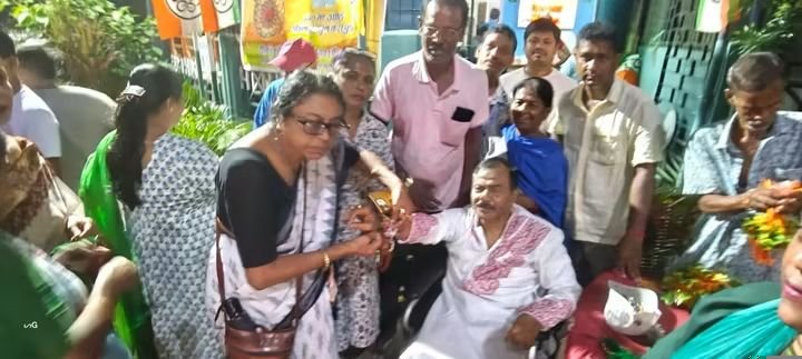অনিতা কর মজুমদার (শীল) এর নেতৃত্ত্বে এবং নির্দেশে ১১৩নং ওয়ার্ডের