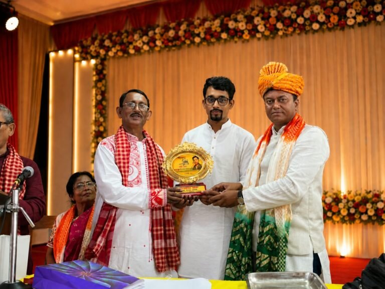 সুকান্তের আদর্শের পথে দেবরাজ সাহা, ‘সুকান্ত স্মৃতি সম্মানে’ সম্মানিত